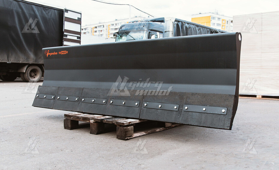 Отвал для уборки снега коммунальный Impulse TB 2400G Bob-Tach для погрузчиков картинка 647581
